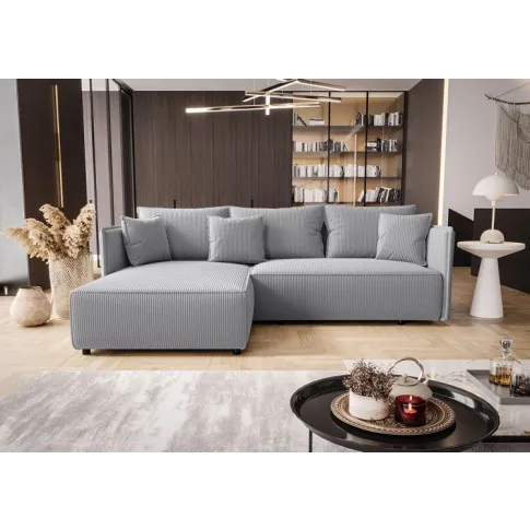 Aranżacja z użyciem jasnoszarej sofy Oreza