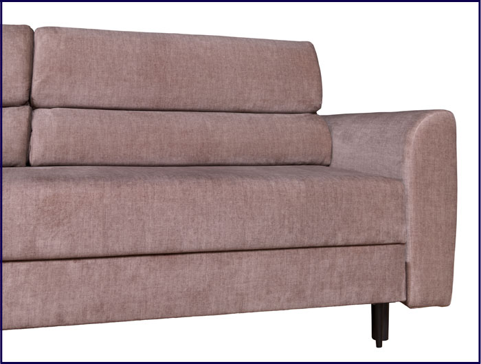 Beżowa rozkładana sofa welurowa Harmi