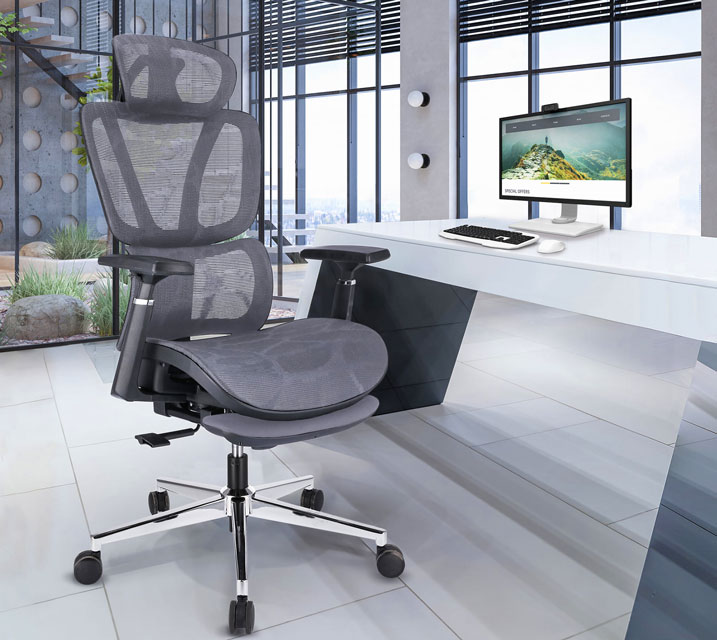 Biuro z wykorzystaniem ergonomicznego krzesła komputerowego z podnóżkiem Floris 4X