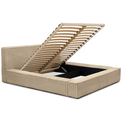 drewnainy unoszony stelaz w bezowym lozku tapicerowanym berizza