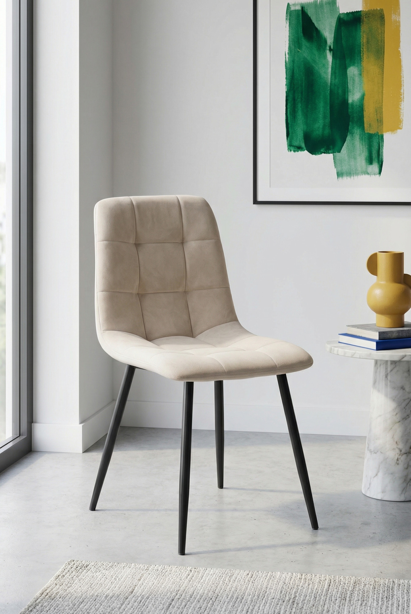 Aranżacja pokoju z metalowym krzesłem welurowym Besti 4X