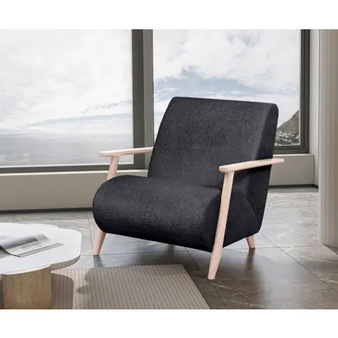 Czarny fotel z drewnianymi podłokietnikami Kadion 3X