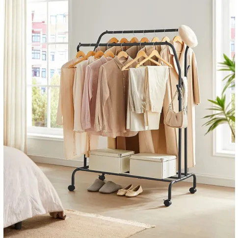 Zdjęcie czarny wieszak metalowy na kółkach na ubrania Neil | Edinos.pl