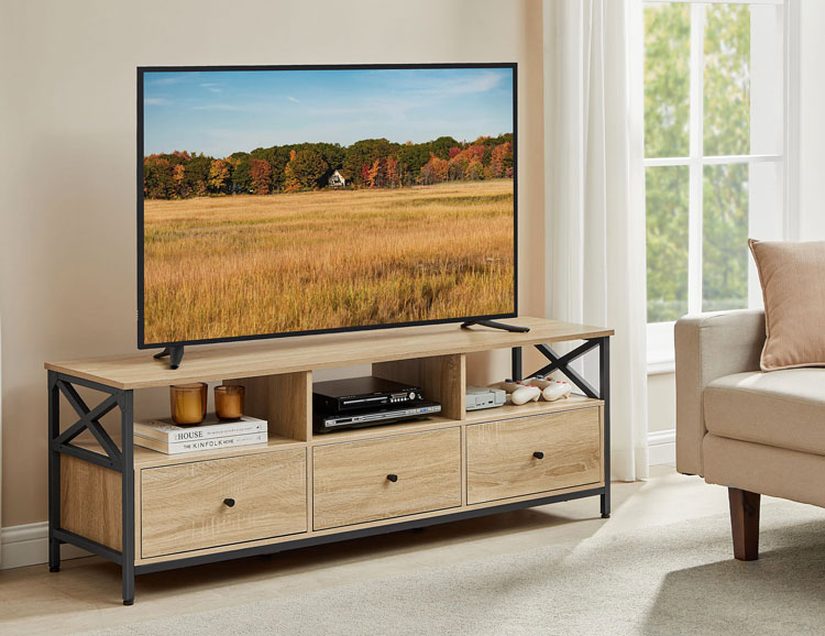 Wnętrze z wykorzytsaniem szafki pod TV na nóżkach Ruiz dąb sonoma