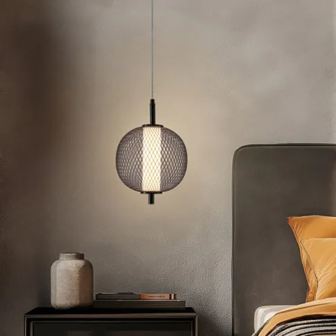 okragła wiszaca czarna lampa M104