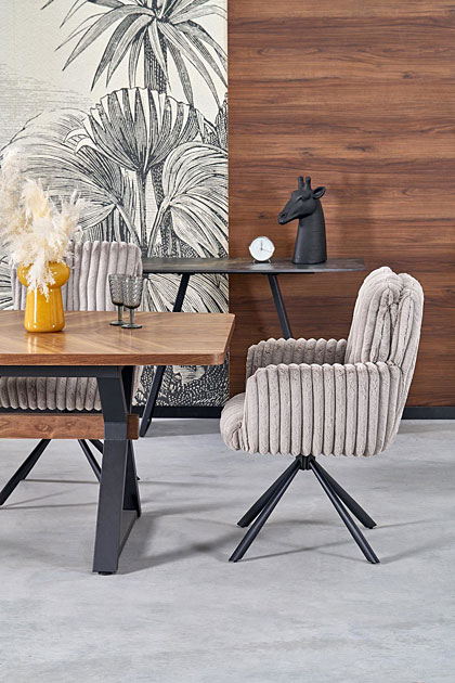 Wnętrze z szarymi krzesłami Glovra