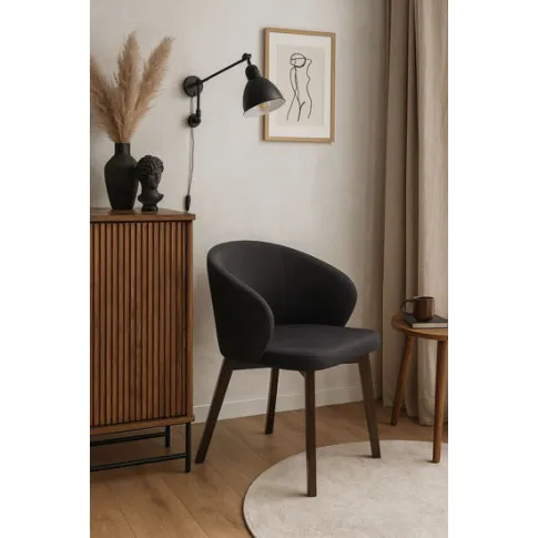 czarne krzesło na bukowych nogach  Bentrix 7X