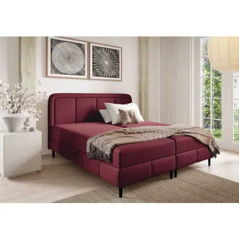 Bordowe łóżko z zagłówkiem Acianna w sypialni nowoczesnej