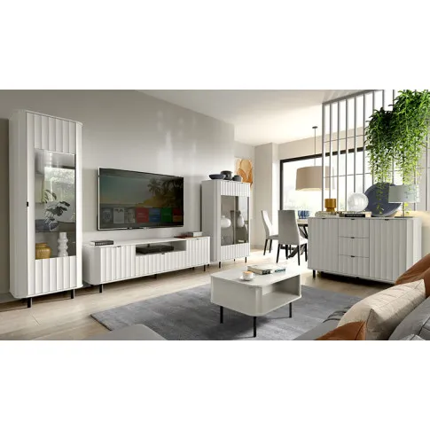 Salon z wykorzystaniem mebli z kolekcji Egesio biel alpejska