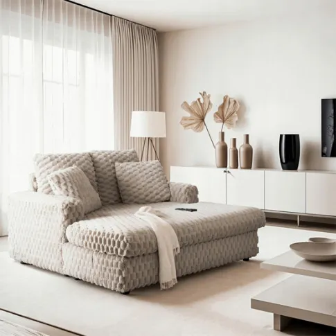 pluszowy bezowy fotel do salonu Naczox