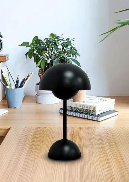 Czarna lampa na biurko w stylu retro - K617-Wigo