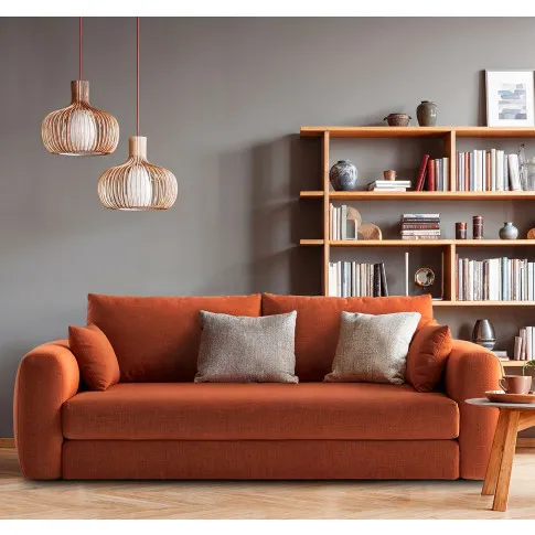 Salon z wykorzystaniem sofy Ocaris w kolorze rudym