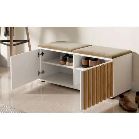 Środek białej szafki na buty Benisso