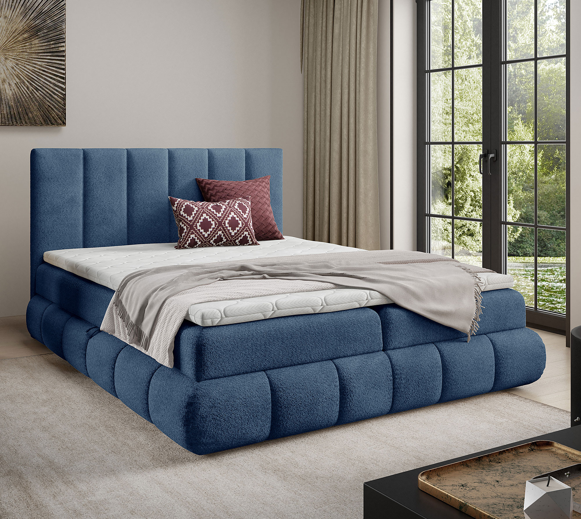 Aranżacja wnętrza z łóżkiem w kolorze niebieskim Soressa 3X