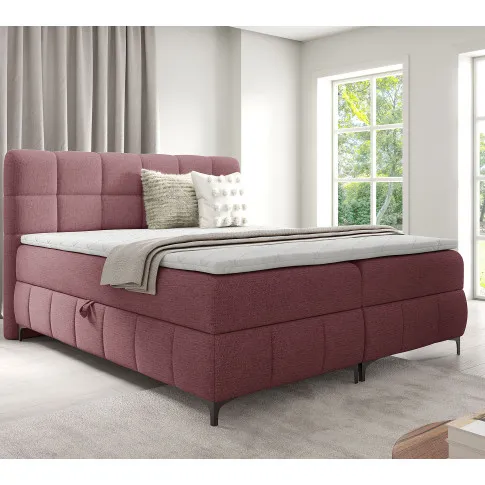 Aranżacja wnętrza z różowym łóżkiem Ravesso