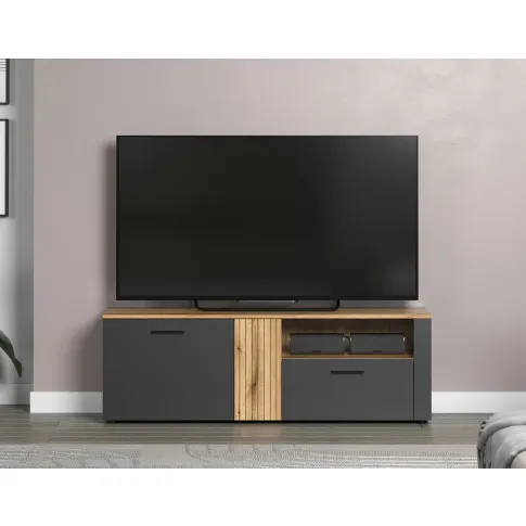 Salon z wykorzystaniem lamelowej szafki pod tv Assoni 11X