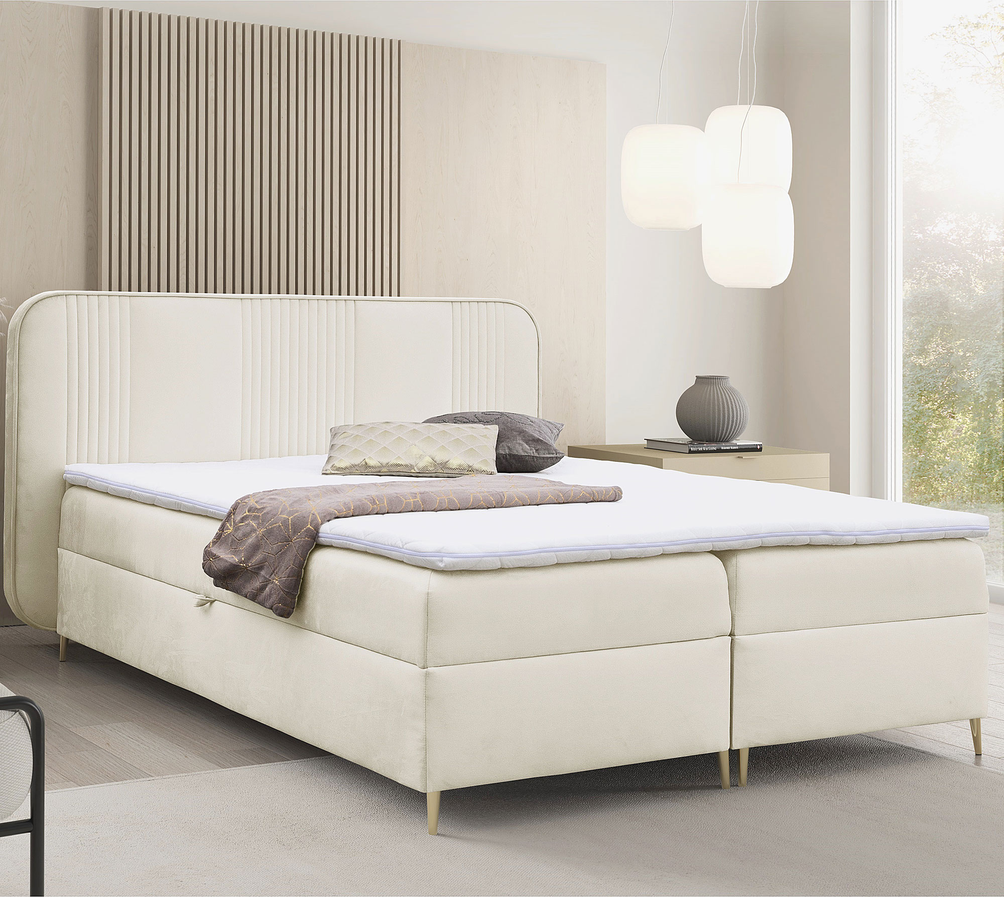 Aranżacja wnętrza z kremowym łóżkiem Averell