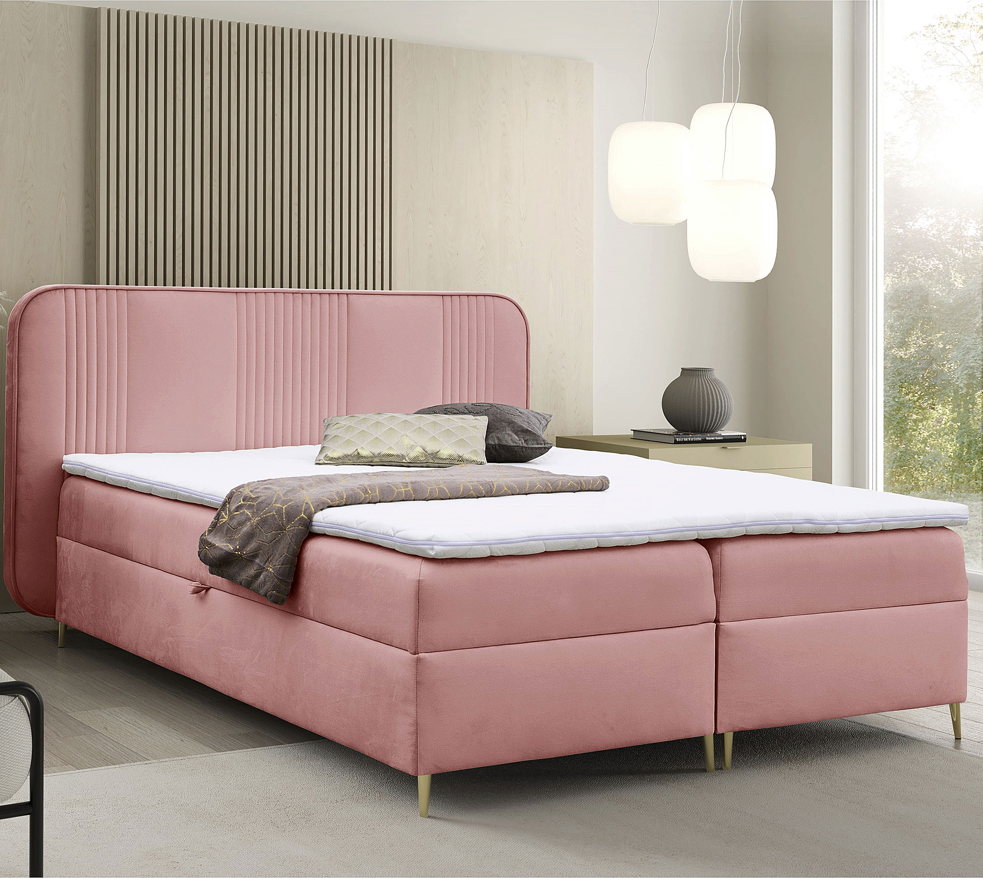 Aranżacja wnętrza z różowym łóżkiem Averell