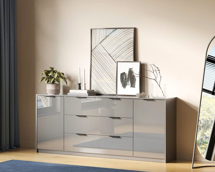 Aranżacja z wykorzystaniem szarej komody w połysku Fassia 4X