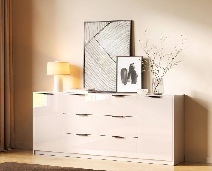 Wnętrze nowoczesne z wykorzystaniem beżowej komody w połysku Fassia 4X