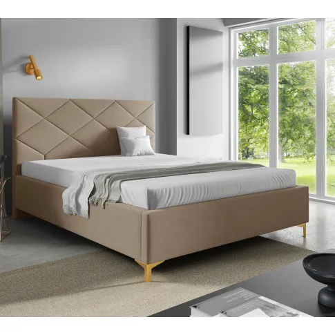 Aranżacja sypialni z beżowym łóżkiem Tollviano 