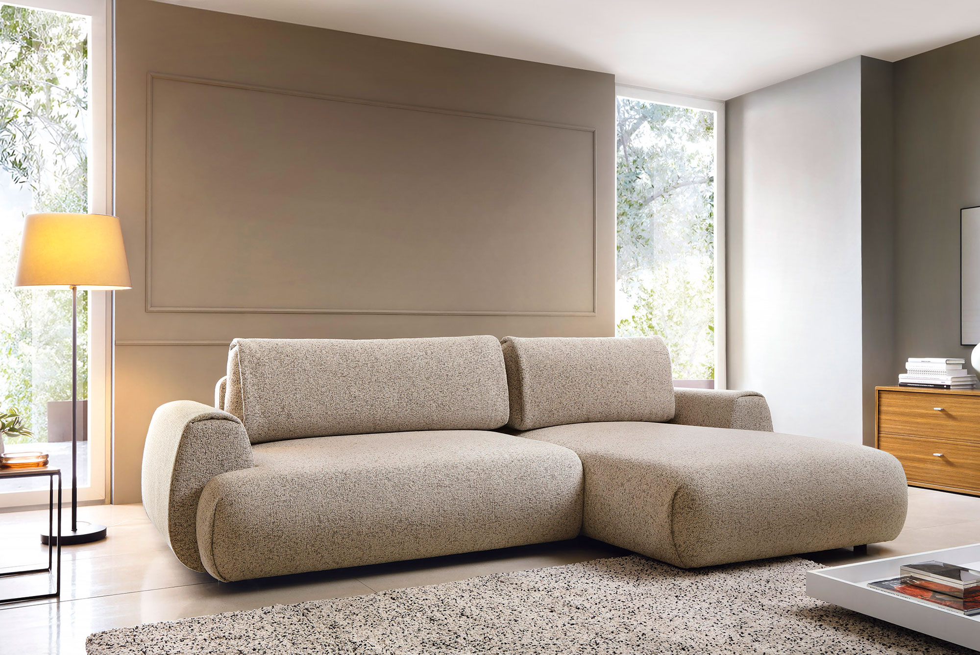 Wizualizacja salonu z melanżowym narożnikiem rozkładanym Mezzia 3X zimny beż