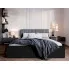 Sypialnia z czarnym łóżkiem z szarym sztruksowym zagłówkiem Ermini 4X