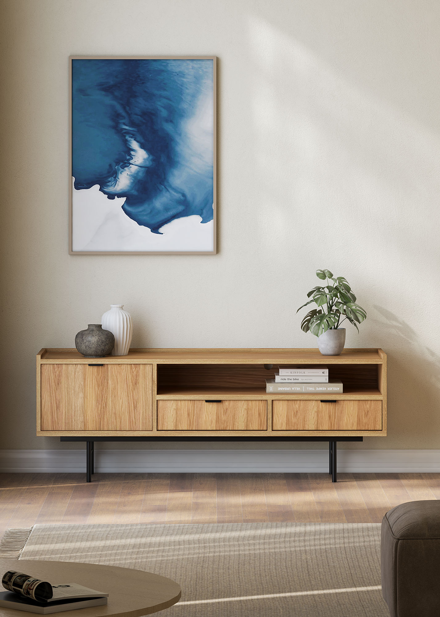 Wnętrze z szafką pod TV na nóżkach Herioz 3X hikora naturalna