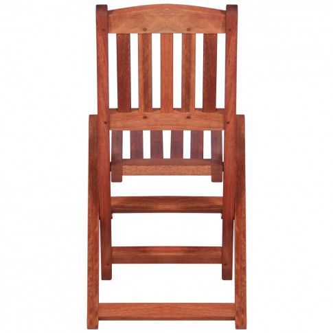 Tył złożonego drewnianego krzesła ogrodowego dla dzieci Pecco