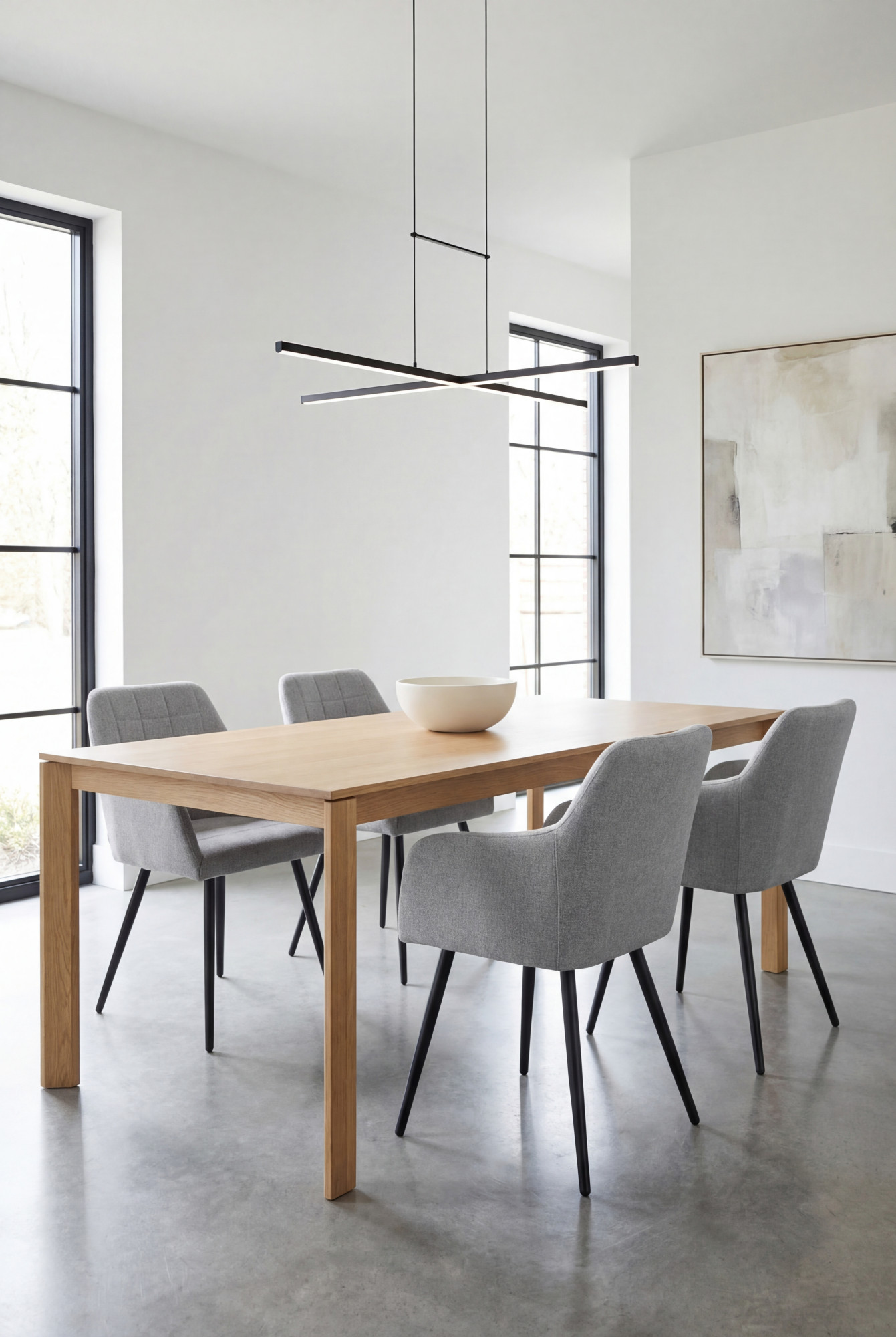 Aranżacja jadalni z szarymi krzesłami Cormelis 3X
