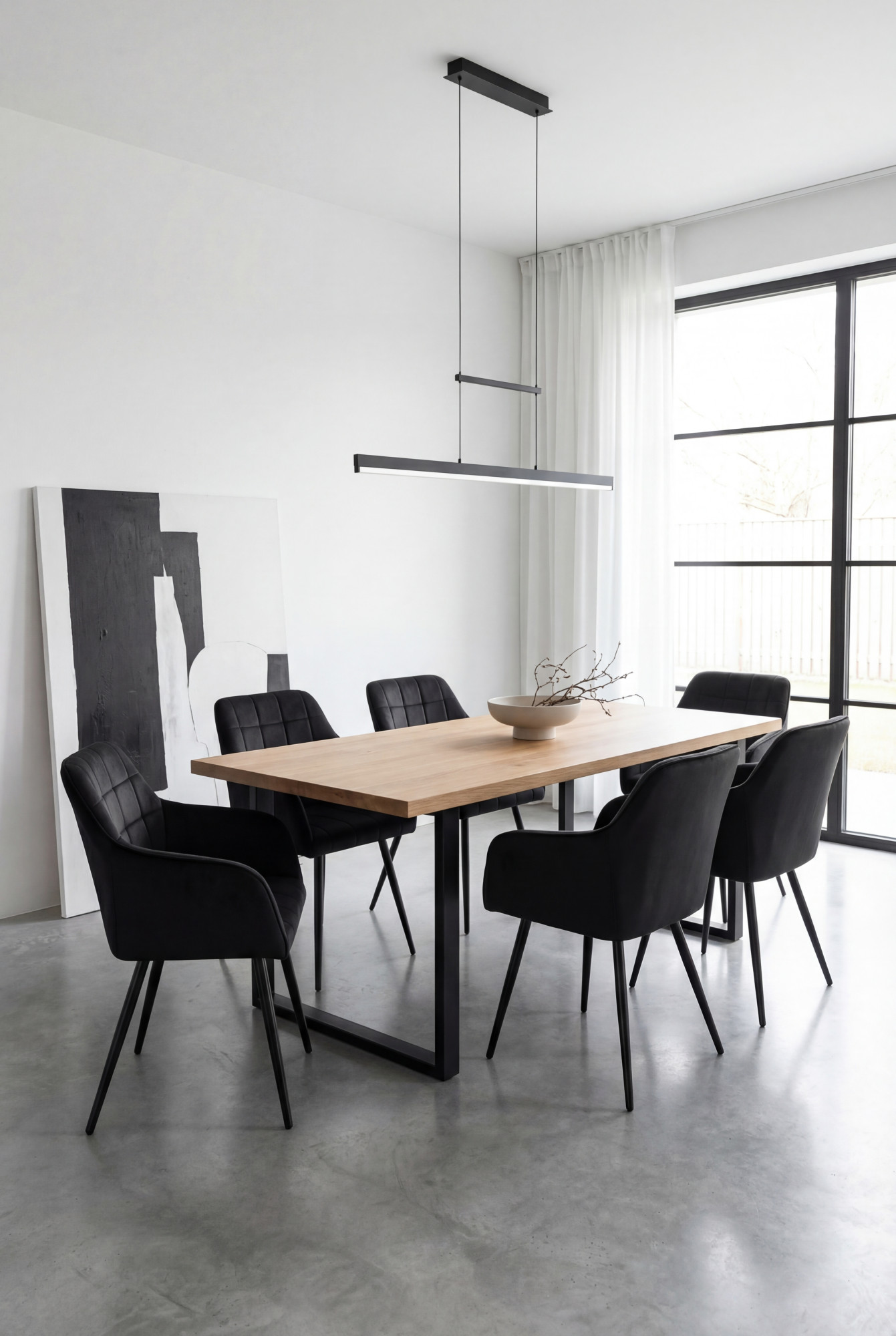 Aranżacja jadalni z czarnymi krzesłami Cormelis 4X
