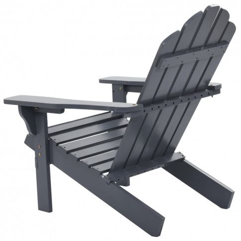 Tył szarego drewnianego krzesła ogrodowego Calan