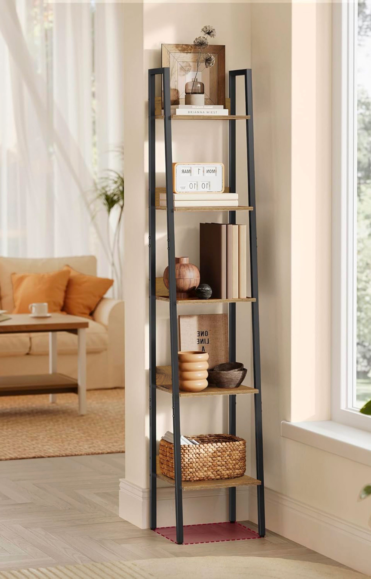 Aranżacja z wykorzystaniem wąskiego regału Tocador 19X dąb artisan