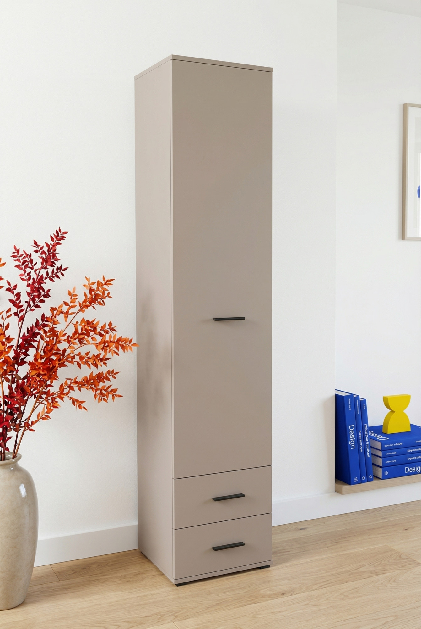 Salon z wykorzystaniem wąskiej szafy kaszmirowej Asendri 15X