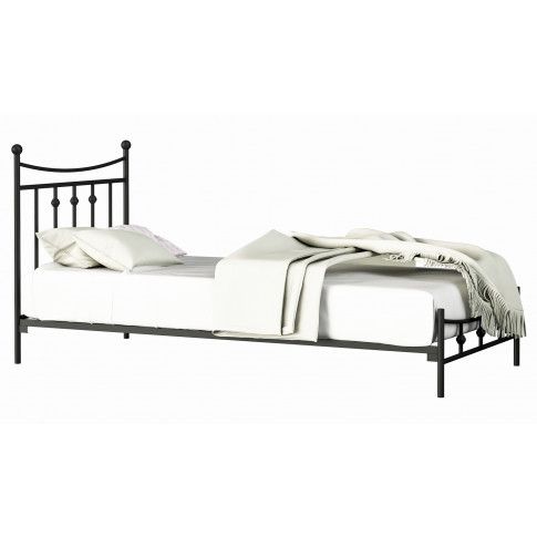 metalowe łóżko ze stelażem debora