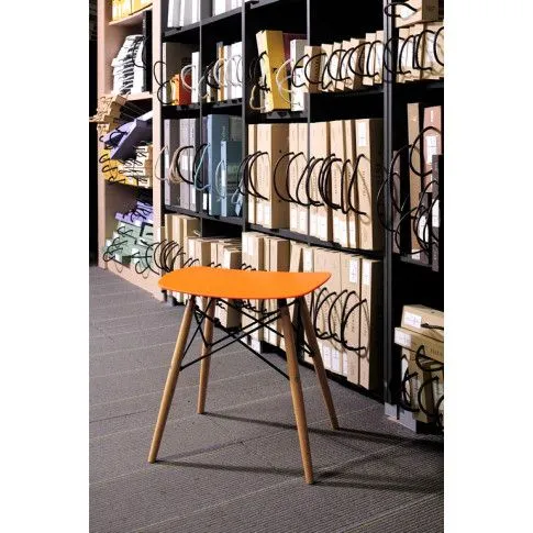 Zdjęcie drewniany taboret do jadalni pomarańczowy Ekro | Edinos.pl