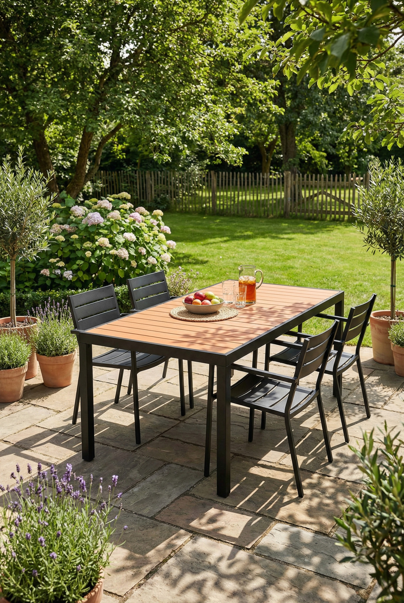 Aranżacja ogrodu ze stołem Naxis 3X