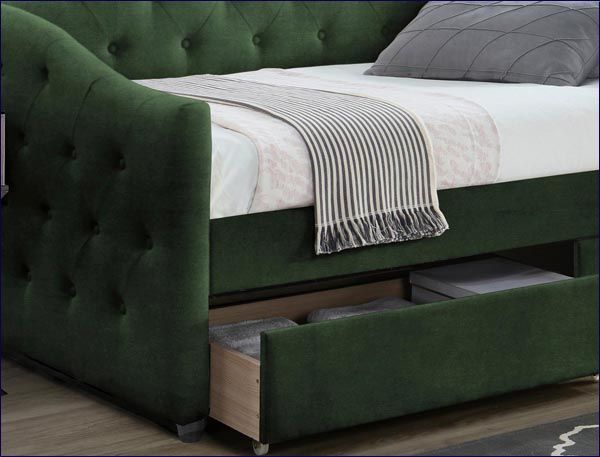 Tapicerowane łóżko Orin zielone