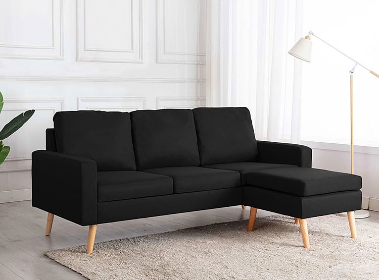 Czarna sofa z podnóżkiem Eroa 4Q