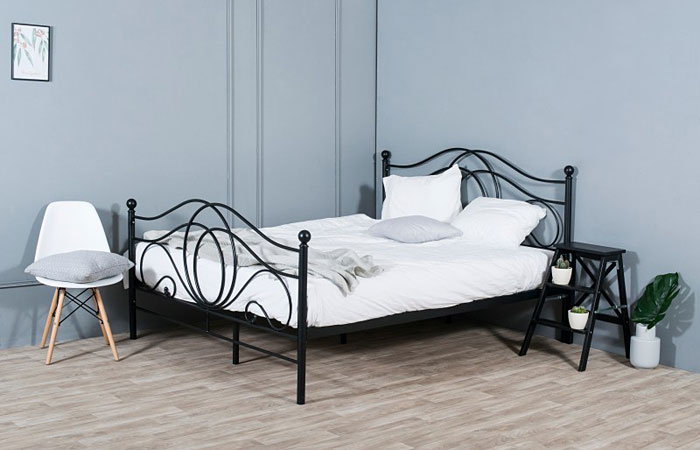 Czarne dwuosobowe łóżko metalowe 160x200 cm Sanser 3X