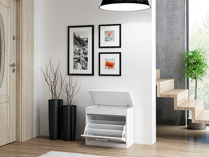 Biała szafka na buty z 3 półkami Cella 2X w mieszkaniu