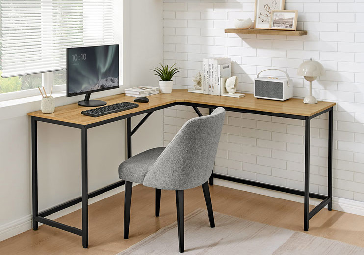 Dębowe biurko podwójne w gabinecie 