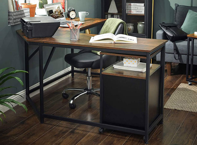 Narożne gamingowe biurko w stylu industrialnym 