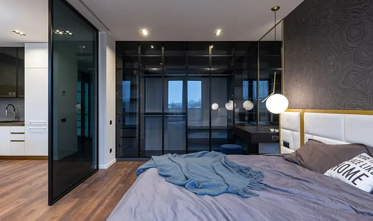 Nowoczesna garderoba w sypialni