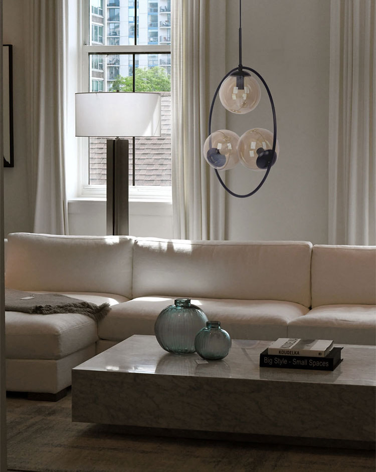 Lampa szklana w salonie 