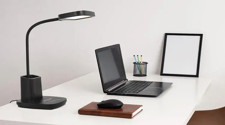 Dotykowa lampka w kolorze czarnym 