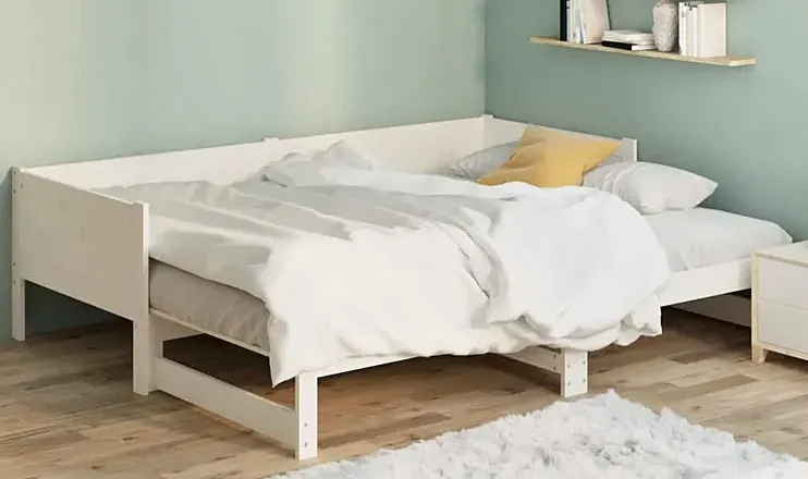 Łózko rozkładane w kolorze białaym 