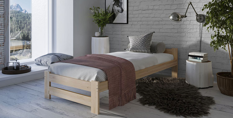 Sosonowe łóżko z materacem 