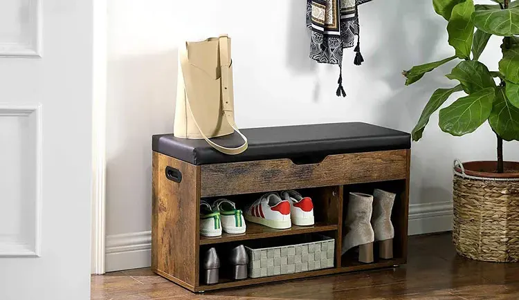 szafka na buty z siedziskiem w przedpokoju