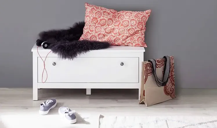 Szafka na buty na nóżkach 